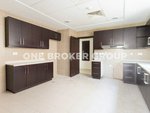 4 bedrooms Villa in Al Barsha, UAE No. 722 - Image 13