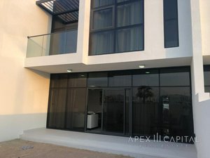 3 bedrooms Villa in Dubai, UAE No. 7608