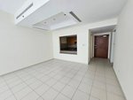 1 bedroom Apartment in Dubai, UAE No. 7648 - Image 7
