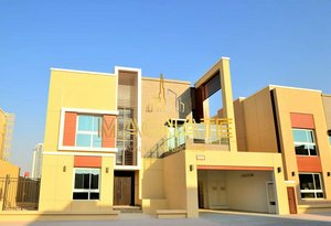 4 bedrooms Villa in Al Barsha, UAE No. 797