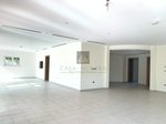 5 bedrooms Villa in Jumeirah Park, UAE No. 8001 - Image 17