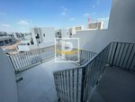 2 bedrooms Townhouse in Mohammed Bin Rashid City, UAE No. 8052 - Image 2