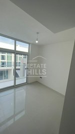 3 bedrooms Villa in Dubai, UAE No. 8392 - Image 5