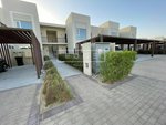 2 bedrooms Villa in Dubai, UAE No. 8425 - villa in Dubai