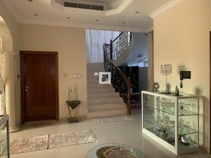 5 bedrooms Villa in Dubai, UAE No. 864
