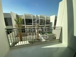 3 bedrooms Townhouse in Dubai, UAE No. 8699 - Image 4