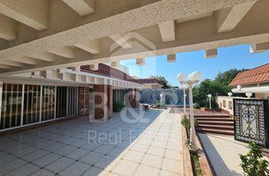 5 bedrooms Villa in Khuzam, UAE No. 8713