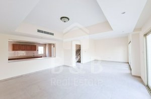 3 bedrooms Townhouse in Al Hamra Village, UAE No. 8714