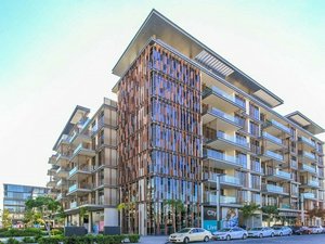 6968m² Building in Dubai, UAE No. 8990