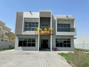 6 bedrooms Villa in Dubai, UAE No. 9126