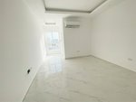 5 bedrooms Villa in Abu Dhabi, UAE No. 9212 - Image 4