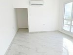 5 bedrooms Villa in Abu Dhabi, UAE No. 9212 - Image 6