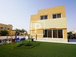 5 bedrooms Villa in Dubai, UAE No. 9341 - villa in Dubai