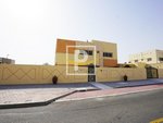 5 bedrooms Villa in Dubai, UAE No. 9341 - Image 12