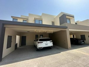 4 bedrooms Villa in Dubai Hills Estate, UAE No. 9354