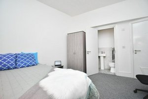 4 bedrooms House in Burnley, United Kingdom No. 119