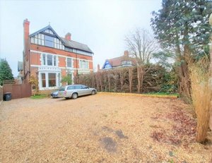 7 bedrooms House in Leicester, United Kingdom No. 4