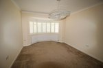 5 bedrooms House in Gravesend, United Kingdom No. 422 - Image 5