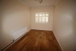 5 bedrooms House in Gravesend, United Kingdom No. 422 - Image 6