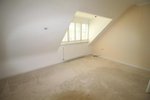 5 bedrooms House in Gravesend, United Kingdom No. 422 - Image 9