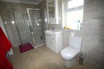 5 bedrooms House in Gravesend, United Kingdom No. 422 - Image 11