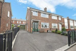 3 bedrooms House in Wakefield, United Kingdom No. 66