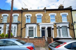 3 bedrooms House in London, United Kingdom No. 752