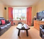 3 bedrooms House in London, United Kingdom No. 764 - Image 2