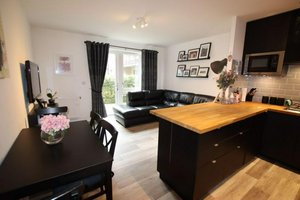 2 bedrooms Apartment in London, United Kingdom No. 768