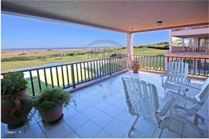 4 bedrooms Apartment in Maldonado, Uruguay No. 3780