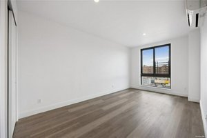 2 bedrooms House in Elmhurst, USA No. 194780