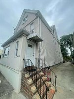 6 bedrooms House in East Elmhurst, USA No. 200523 - house in USA