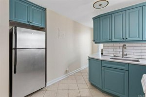 3 bedrooms House in Fresh Meadows, USA No. 209385