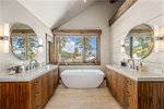8 bedrooms Commercial property in Breckenridge, USA No. 214 - Image 22