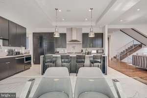 6 bedrooms House in Arlington, USA No. 223810