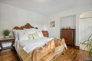 3 bedrooms House in Ridgewood, USA No. 237743