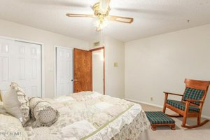 5 bedrooms House in Glendale, USA No. 240177