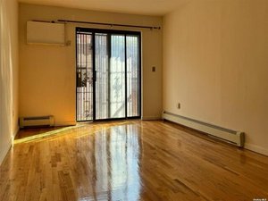 6 bedrooms House in Jamaica, USA No. 243512