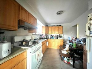 9 bedrooms House in Elmhurst, USA No. 245765