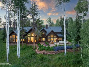 5 bedrooms Commercial property in Avon, USA No. 25