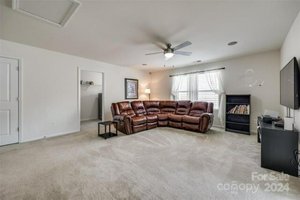 5 bedrooms House in Concord, USA No. 257409