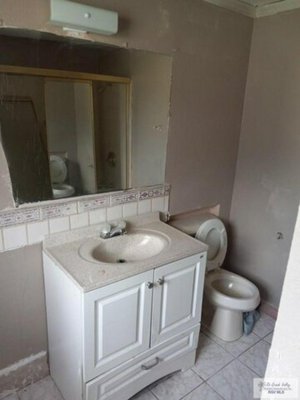 6 bedrooms House in Brownsville, USA No. 258588