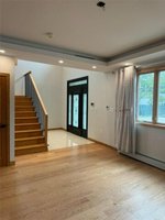 3 bedrooms House in Little Neck, USA No. 261383 - house in USA