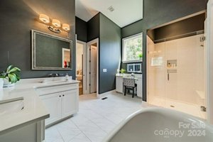 5 bedrooms House in Belmont, USA No. 262609