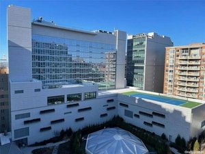 3 bedrooms House in Flushing, USA No. 269921