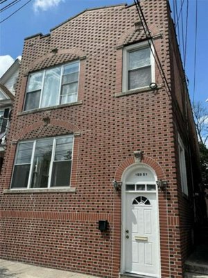 8 bedrooms House in Corona, USA No. 277311