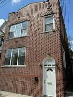 8 bedrooms House in Corona, USA No. 277311 - house in USA