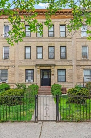 12 bedrooms House in Brooklyn, USA No. 287700