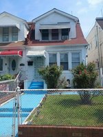 3 bedrooms House in East Elmhurst, USA No. 289451 - house in USA