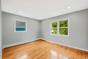 4 bedrooms House in Jamaica, USA No. 290126